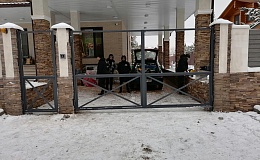 Распашные ворота из металла антрацит с автоматикой nice